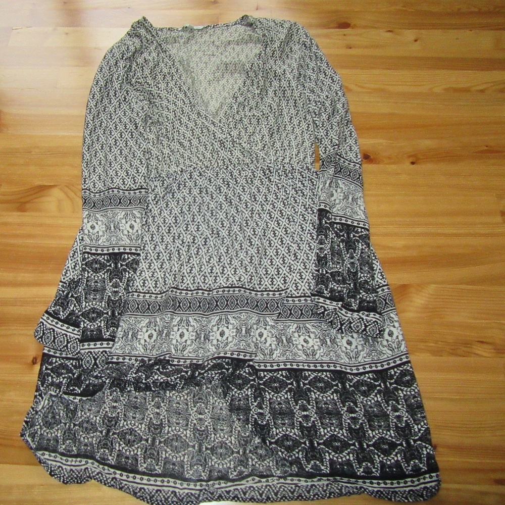 Charlotte Russe Small Faux Wrap Dress Black/Ivory.